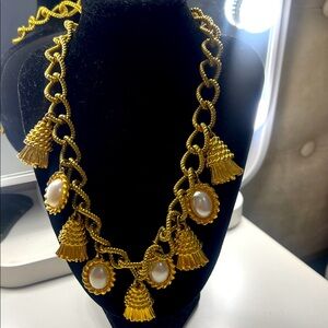Elegant Anne Klein Runway statement Necklace
